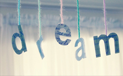 “勇敢”堅(jiān)定夢(mèng)想，不忘初心繼續(xù)前行——12月演講主題1