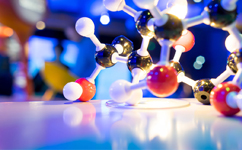 李克強：通過發(fā)展“互聯(lián)網(wǎng)+醫(yī)療”、醫(yī)聯(lián)體等 將優(yōu)質(zhì)醫(yī)療資源下沉